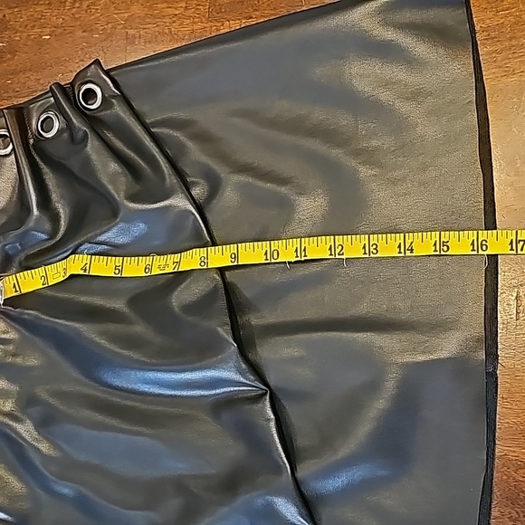 Bar III Faux Leather Mini Skirt - Size 4 - Picture 9 of 9